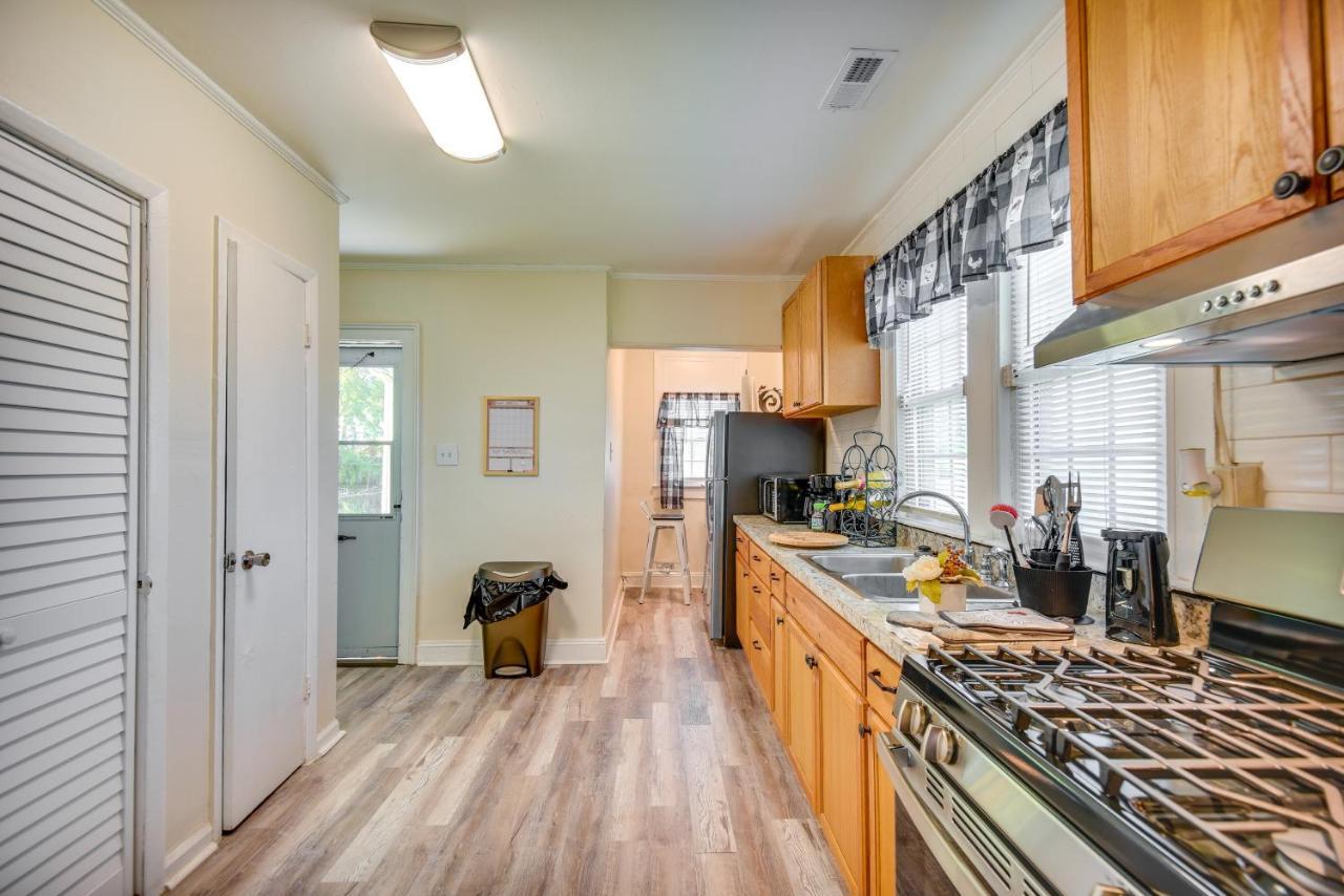 Charming Newport News Cottage Less Than 1 Mi To Ocean! 汉普顿 外观 照片