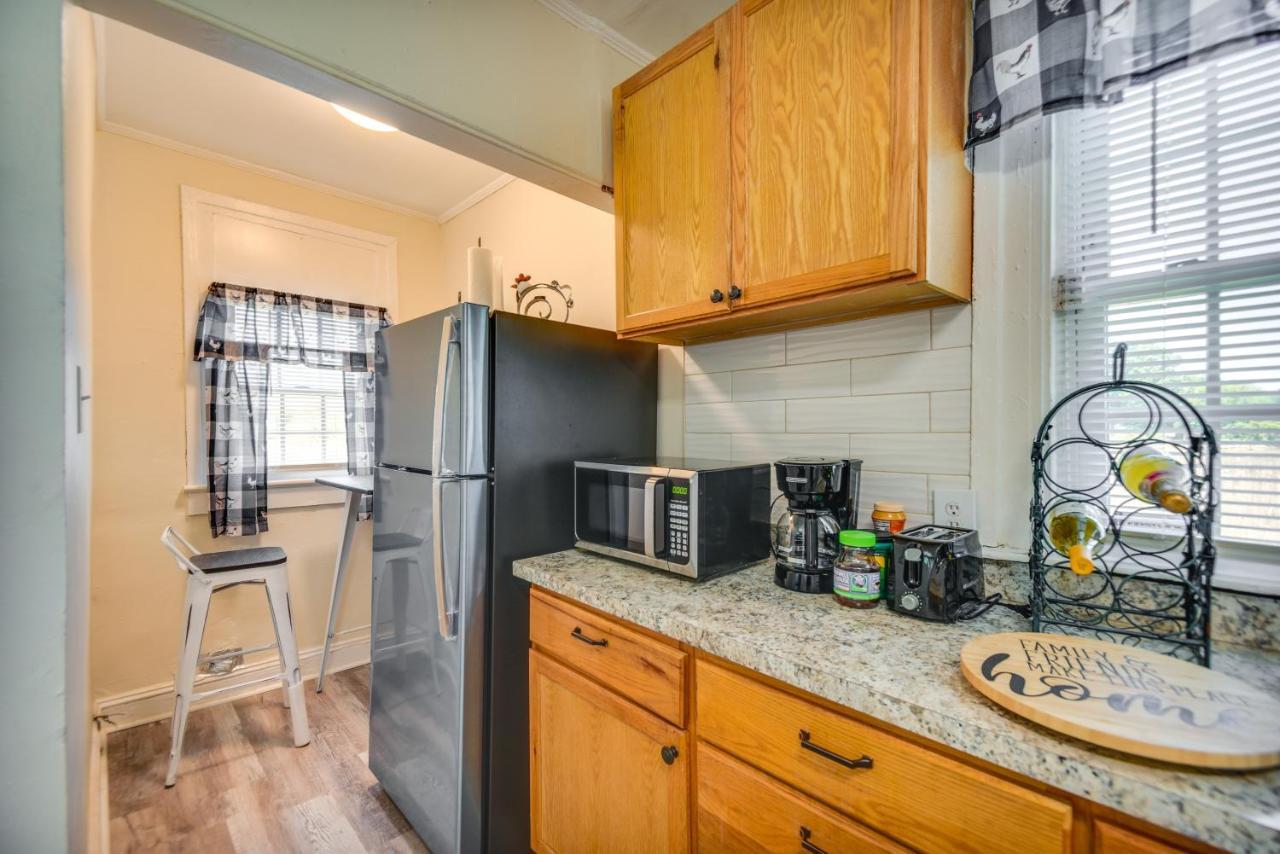 Charming Newport News Cottage Less Than 1 Mi To Ocean! 汉普顿 外观 照片